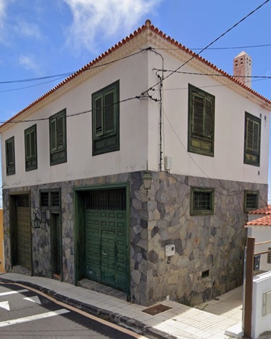 Fachada e infraestructura Casa Forestal de Las Cuevecitas 